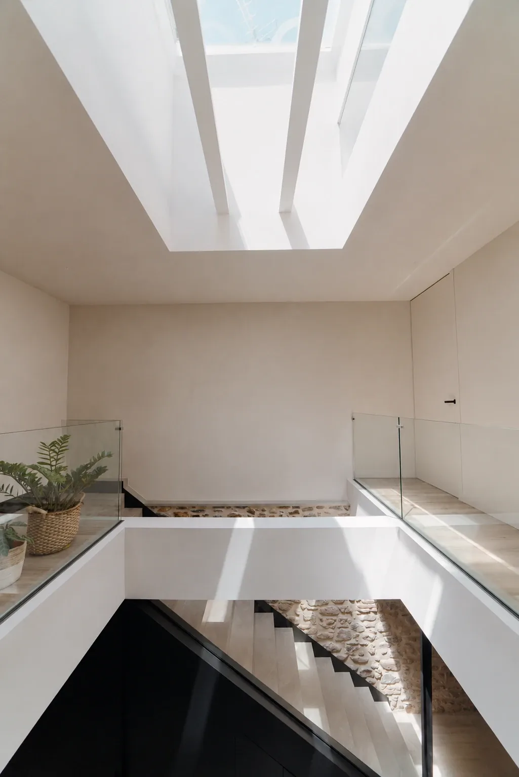 Vacío interior de doble altura, reforma integral de vivienda en Granollers, Barcelona